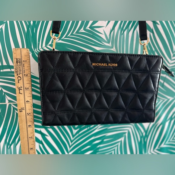 Michael Kors black large cross body clutch quilted with gold hardware leather - Picture 6 of 6